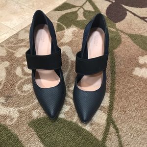 Vera Wang high heels